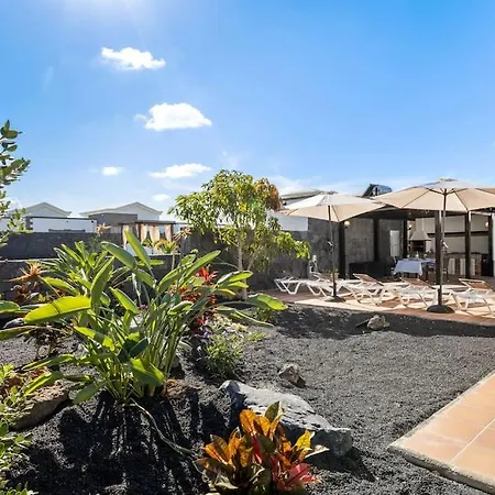 Eire Villa